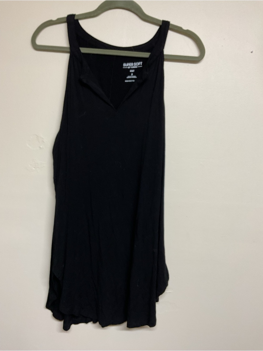 torrid Black V-Neck Tank Top